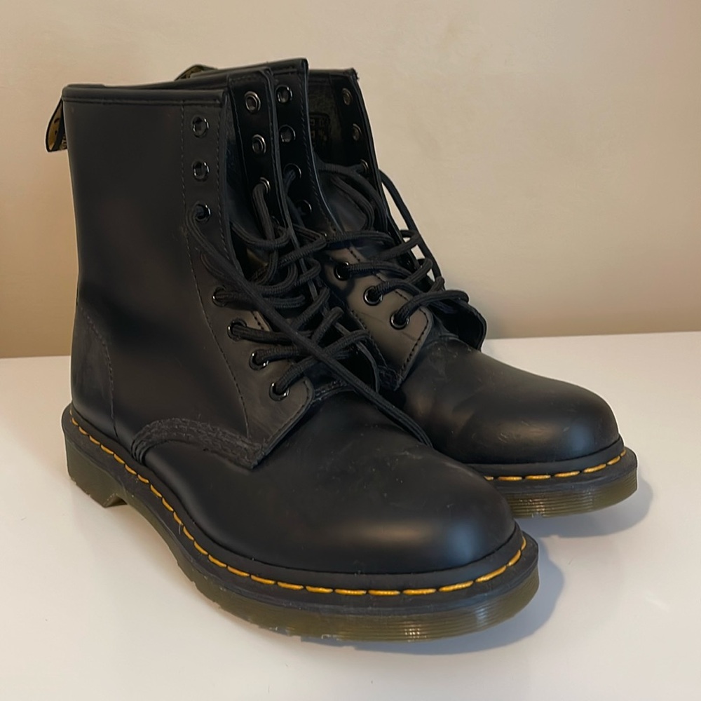 Dr. Martens women’s boots seize 8